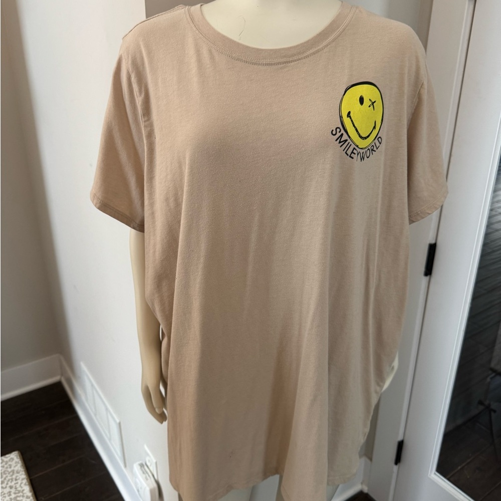 Torrid size 4 tan Smiley Face Tee